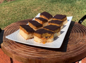 JAFA KOLAČ ZA SAVRŠENO SLATKU NEDELJU: Recept za izdašnu i sočnu poslasticu koju vole sve generacije