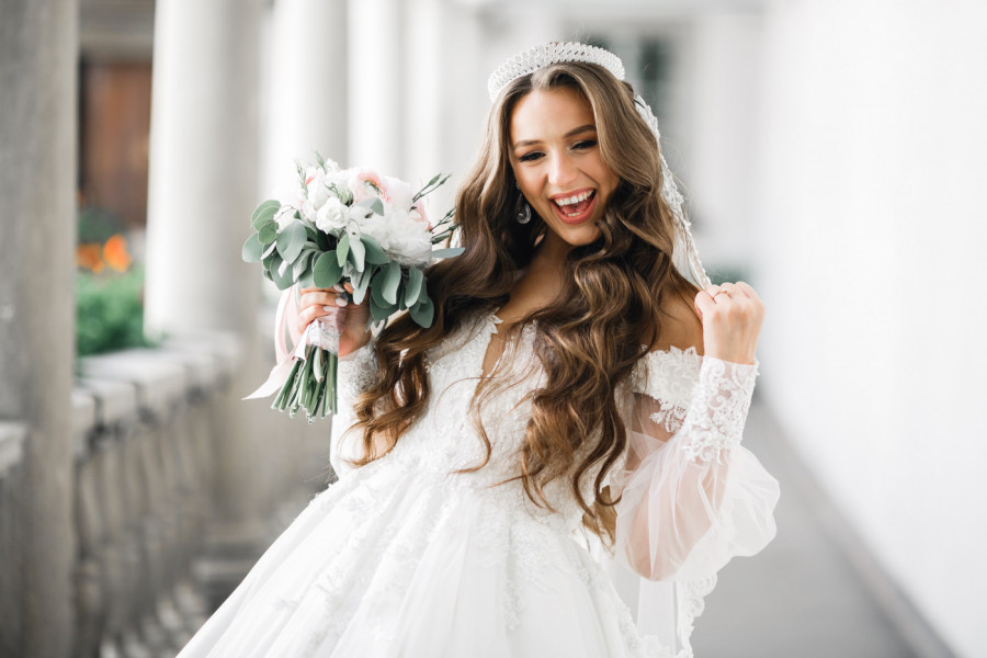 NIKADA NIJE UPOZNALA ONOG PRAVOG, ALI TO JE NIJE SPREČILO DA POTROŠI 11,5 HILJADA EVRA NA VENČANJE SA SAMOM SOBOM: "Zaklela sam se da ću doživotno voleti sebe!" (FOTO)