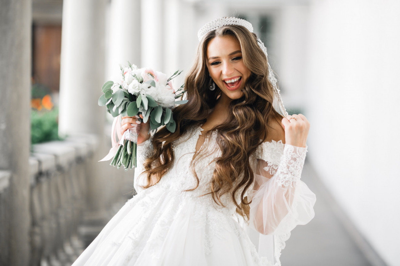 NIKADA NIJE UPOZNALA ONOG PRAVOG, ALI TO JE NIJE SPREČILO DA POTROŠI 11,5 HILJADA EVRA NA VENČANJE SA SAMOM SOBOM: "Zaklela sam se da ću doživotno voleti sebe!" (FOTO)