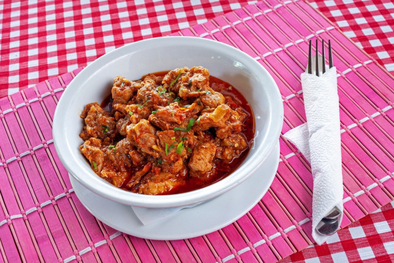 ORIGINALNI KAFANSKI RECEPT ZA LESKOVAČKU MUĆKALICU: Južnjački specijalitet koji ćete u slast pojesti (FOTO)