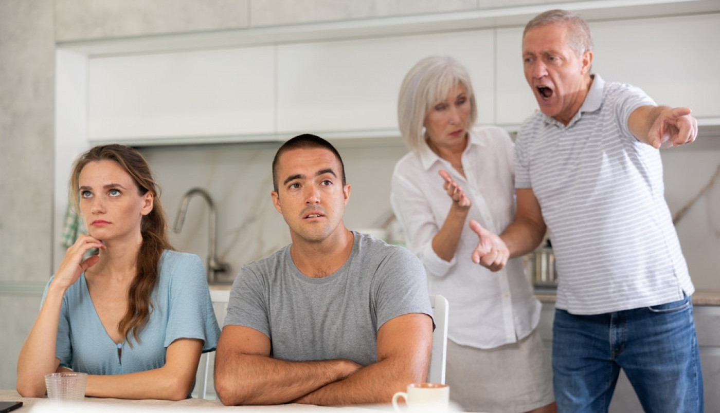 SVEKAR JE JEDNOM REČENICOM DOVEO DO LUDILA, REŠILA JE SVE DA MU SASPE U LICE: "Preko ovih reči nisam mogla da mu pređem, pa makar se nikad ne udala!"