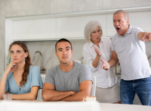 SVEKAR JE JEDNOM REČENICOM DOVEO DO LUDILA, REŠILA JE SVE DA MU SASPE U LICE: "Preko ovih reči nisam mogla da mu pređem, pa makar se nikad ne udala!"