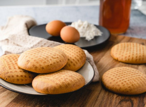 RECEPT ZA MEDENJAKE IZ 1903. GODINE: Osvajaju ukusom i danima ostaju meki, evo u čemu je tajna (FOTO)