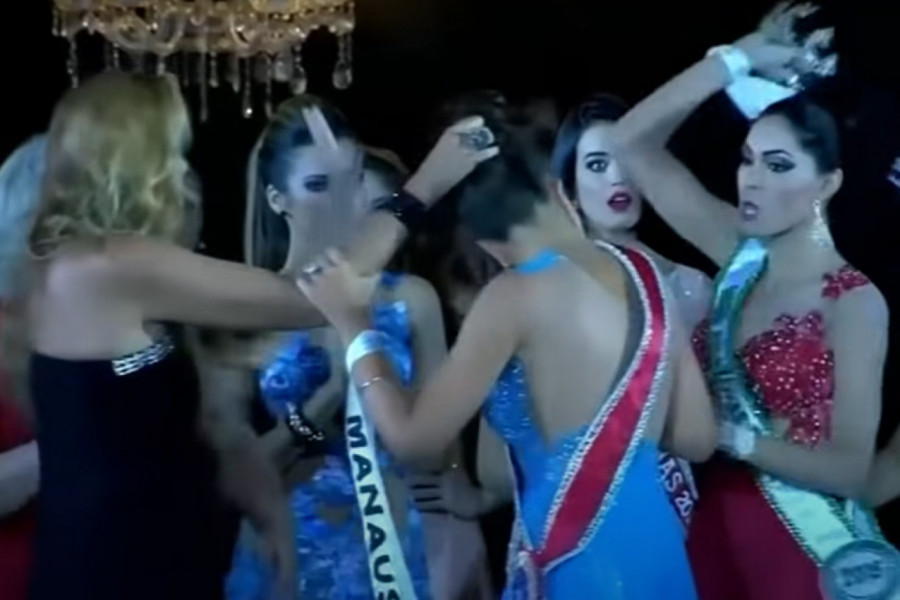 PROGLASILI SU JE ZA MIS, A UMESTO DA SLAVI JEDVA JE IZVUKLA ŽIVU GLAVU: Lepotica se našla na meti prve pratilje, usledila je nezapamćena drama (VIDEO)