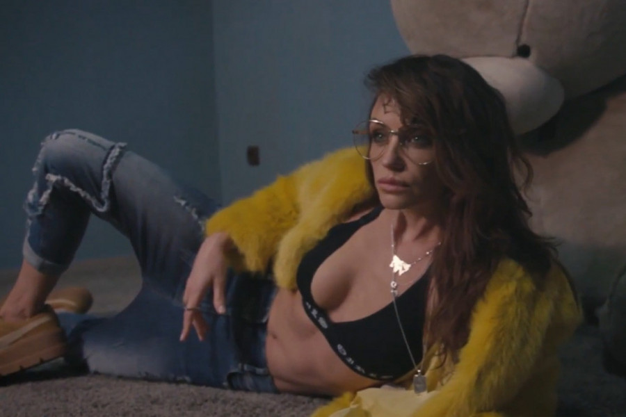 LEPOTICA IZ PLEJBOJA ZALUDELA BALKAN: Zavodljiva Bugarka ne pristaje na brak, novi imućni dečko strahuje da je zaprosi (VIDEO)