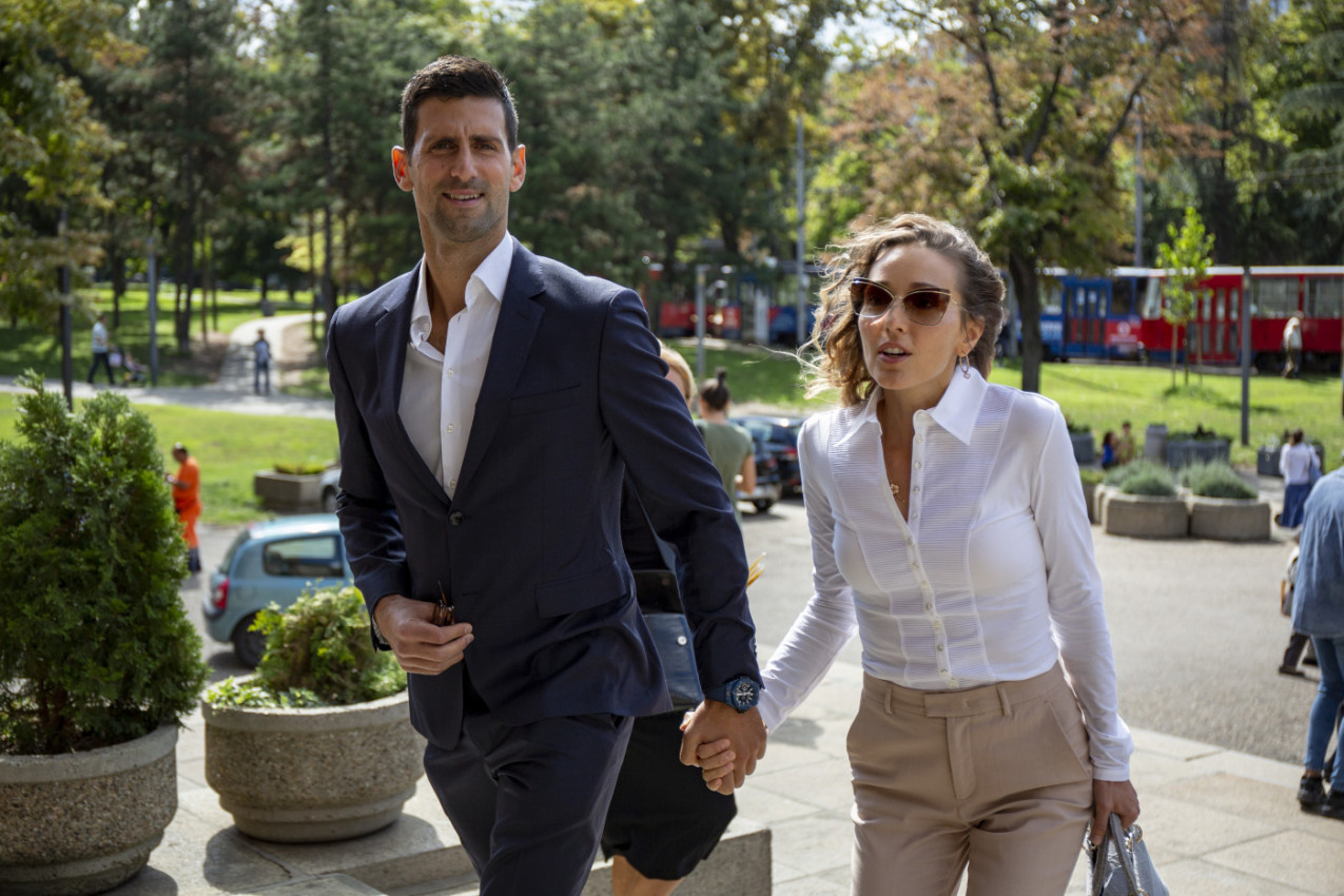 DIJANU I SRĐANA ĐOKOVIĆA SVI DOBRO ZNATE: Evo kako izgleda Jelenina majka koju retko viđamo u javnosti (FOTO)