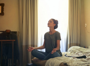 JOGA UBLAŽAVA SIMPTOME ANKSIOZNOSTI I KONTROLIŠE STRES: Evo kako pomaže zdravlju žena (FOTO)