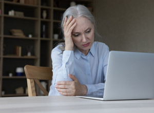 POSLE 11 GODINA BRAKA SAZNALA JE ŠOKANTNU ISTINU O SUPRUGU: Stigla joj je pošta od njegove bivše, a onda je klupko počelo da se odmotava