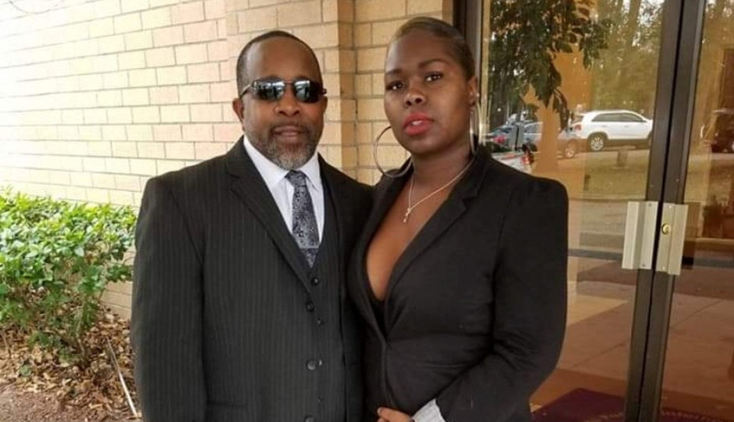 KAD SE FILIP POJAVI U PARKU S BEBOM SVI MISLE DA MU JE UNUK: Posle troje odraslih sinova četvrto dete je dobio u sedmoj deceniji!  (FOTO+VIDEO)