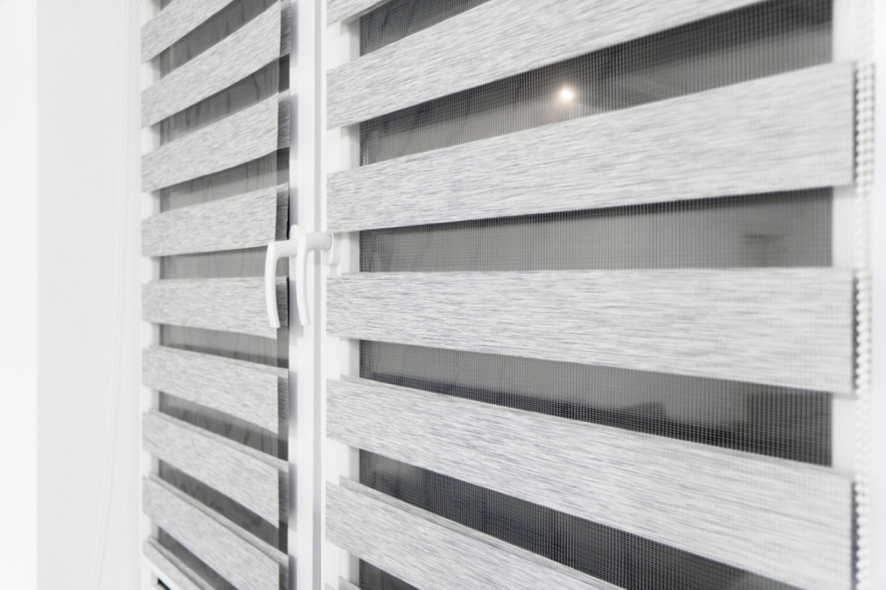 KAKO OPRATI TRAKASTE ZAVESE: Jednan način posebno izbegavajte ma šta vam savetovali (FOTO)