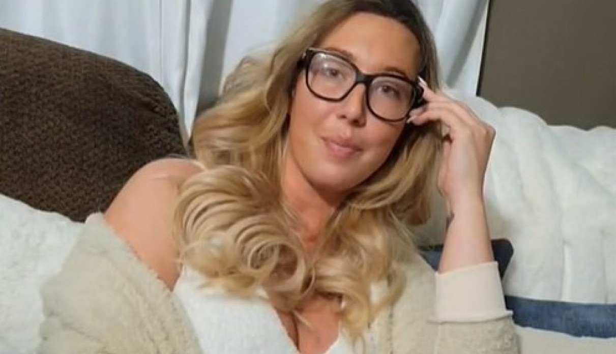 MEDICINSKA SESTRA SKUPLJALA JE PARE ZA OPERACIJU: Nakon što je platila dug napustila je posao i prodaje obnažene fotografije, sada je milionerka