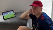 KUPIO JE OGROMAN TELEVIZOR KAKO BI UŽIVAO U FUDBALU: Ništa nije išlo po planu, pa je završio sedeći na podu a utakmicu je pratio na tabletu! (FOTO+VIDEO)