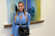 MARIJANA MATEUS PROVOCIRA BUJNIM OBLINAMA: Razgolitila se pa prkosi zimi u sandalama i ultra kratkim haljinama! (FOTO)