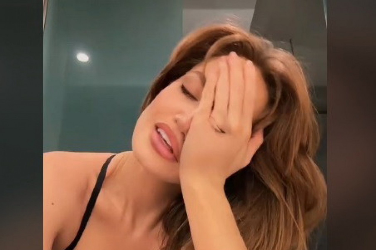 DOBRO POGLEDAJTE OVU DEVOJKU: Ne, nije to Anđelina Džoli iako je sličnost frapantna kao da su sestre bliznakinje! (VIDEO)