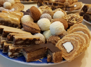 JEDNA SMESA ZA 4 VRSTE KOLAČA: Ovaj recept je spas za domaćice koje spremaju desert za slavsku trpezu!