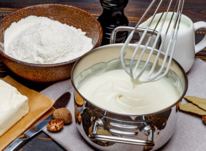 BEZ NJEGA SE NE MOŽE: Otkrivamo tajnu kuvara kako da napravite savršen i preukusan bešamel sos!