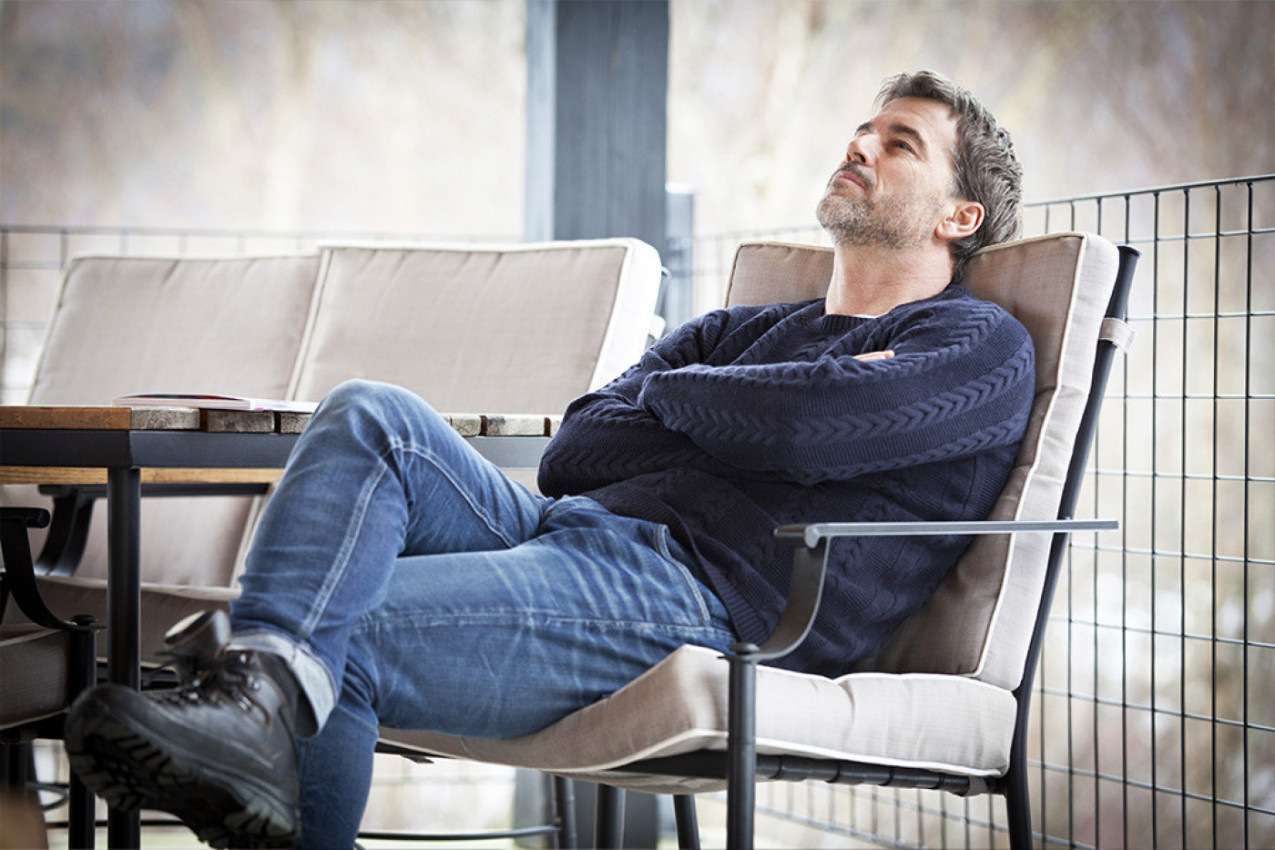 "NAPIO SAM SE I ZAVRŠIO U KREVETU SA KOLEGINICOM": Muškarac zatražio savet na mrežama, pa žestoko zažalio