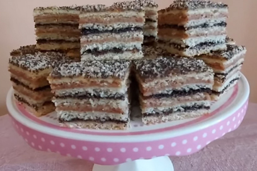 OVAKO SE PRAVI ČUVENA ŠUSTER PITA: Poslastica kod koje se uvek traži parče više (FOTO)