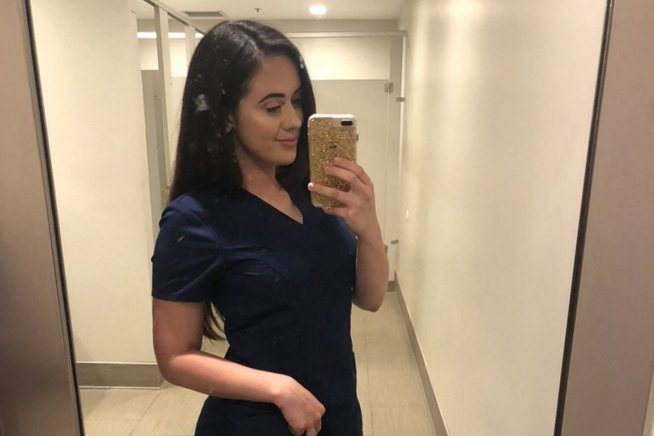 OTKRIVENA PRLJAVA TAJNA MEDICINSKE SESTRE: Skinula je uniformu nakon ovog skandala, bolnica bruji o njenim fotografijama (FOTO)