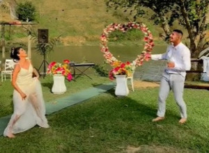 OVAKVU SVADBU NIKAD NISTE VIDELI: Mladenci su umesto plesa pokazali  drugačiju vrstu umeća, svatovi zanemeli! (VIDEO)