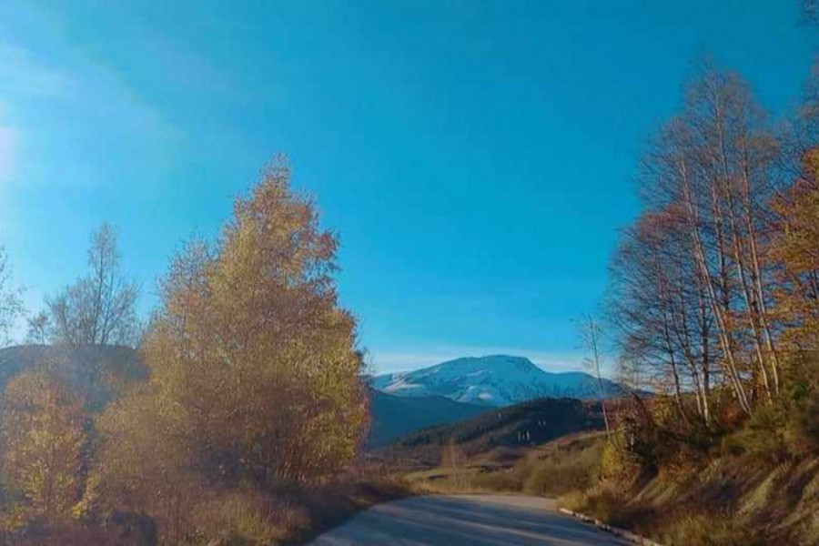 SVE BOJE JESENI I ZIME U NAJAVI: Planinski vrhovi pod snegom...