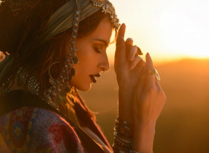 TAROT HOROSKOP ZA DECEMBAR: Otvorite srce za neočekivane poruke i darove, ali ne donosite ishitrene odluke! (FOTO)