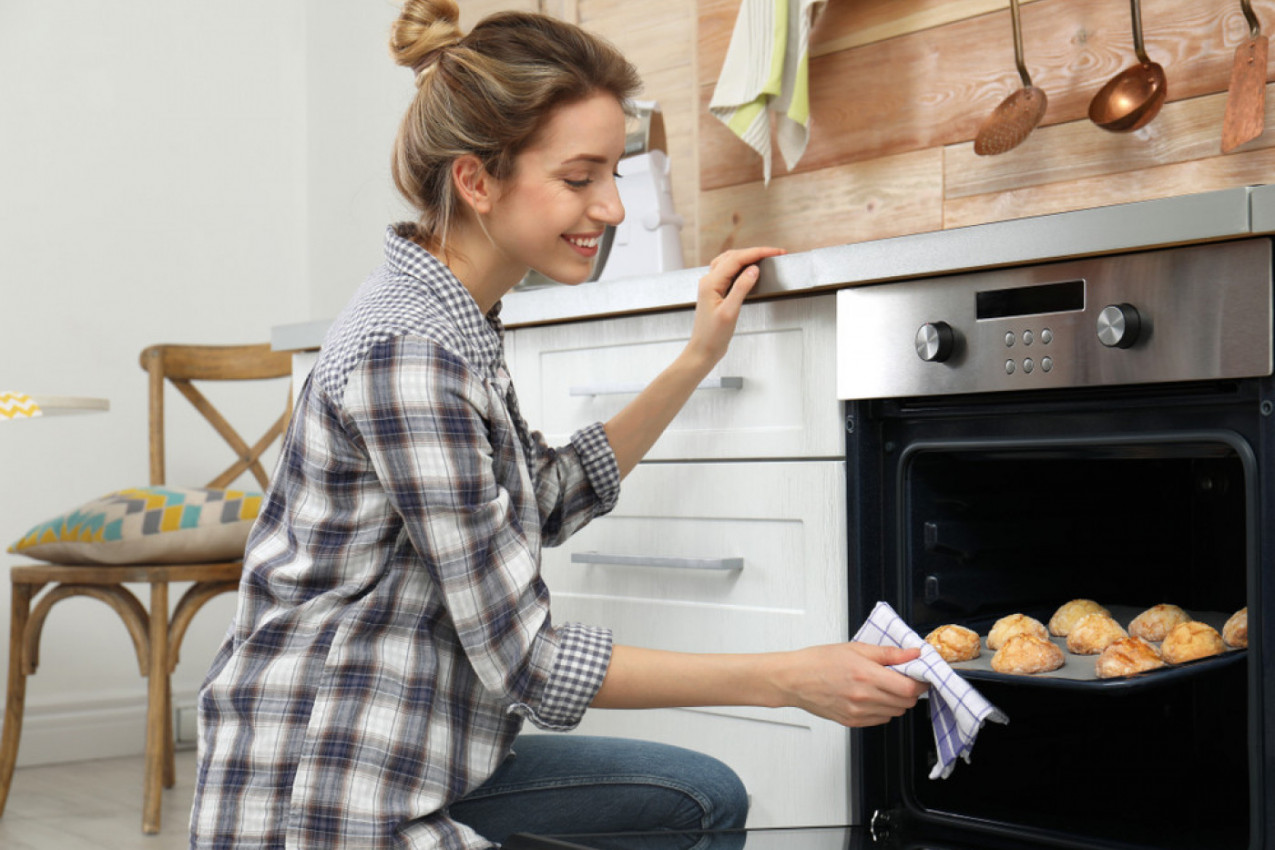 DA LI ZAGREVATE RERNU PRE PEČENJA? Profesionalni kuvari otkrili grešku koju sve domaćice prave (FOTO)