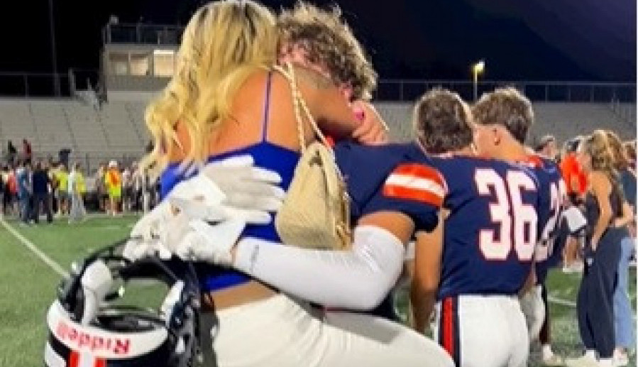 NEĆETE VEROVATI U KAKVOM SU SRODSTVU DEVOJKA I MOMAK SA SLIKE: "Posle utakmice je potrčala i zaskočila ga, a onda su se dugo grlili, u šoku smo kada smo saznali šta mu je ona!" (FOTO+VIDEO)