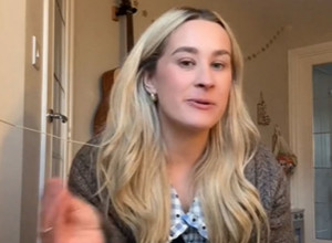 POTROŠILA 14.000 EVRA ZA VENČANJE, A DETETU KUPUJE POLOVNE IGRAČKE: Ovu mamu ljudi ne prestaju da kritikuju, evo kako se brani! (VIDEO)