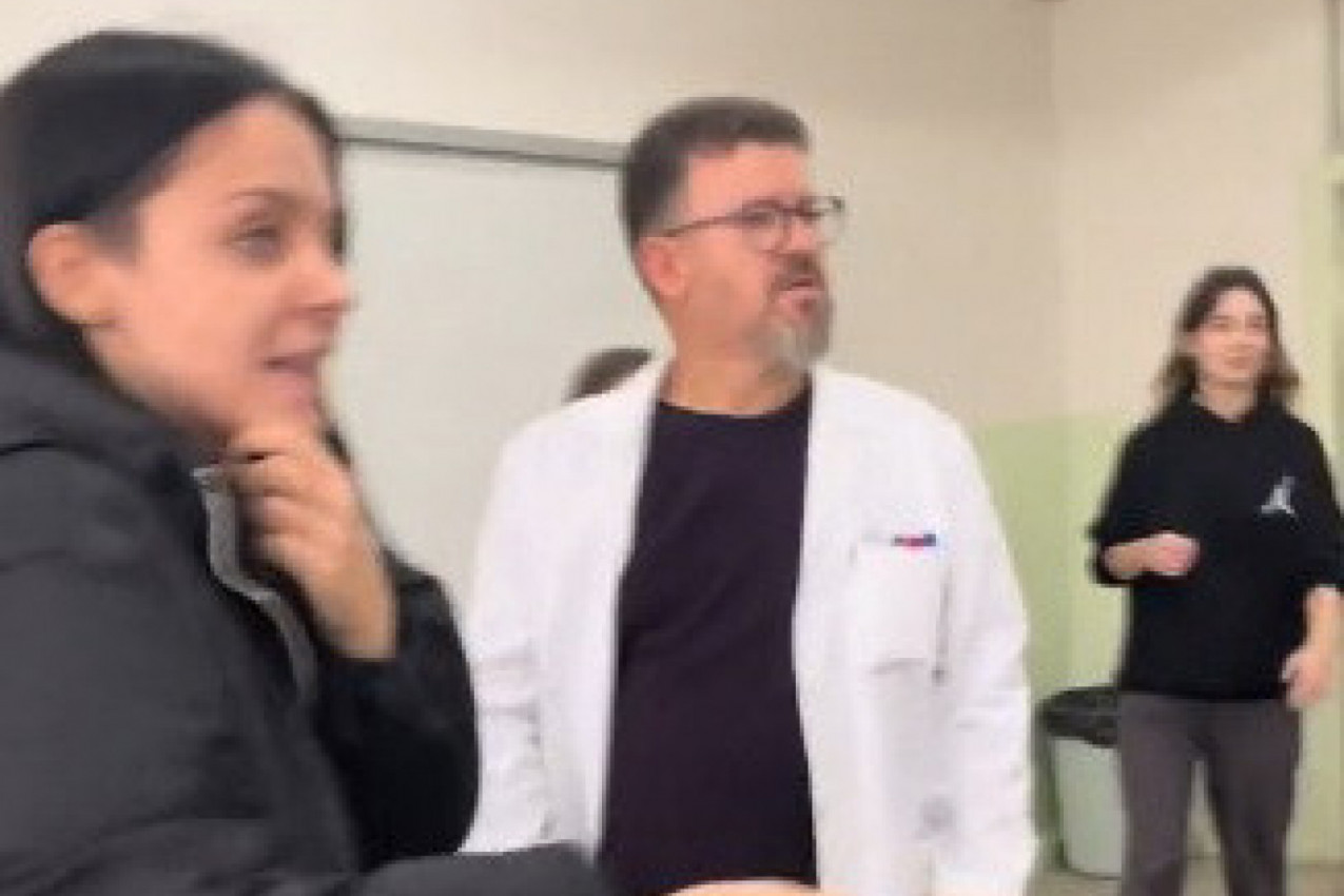 POČELO JE KOŠKANJE  U UČIONICI, A PROFESOR JE DOTRČAO DA RAZDVOJI MASU: Ono što je usledilo ostavilo ga je u šoku!