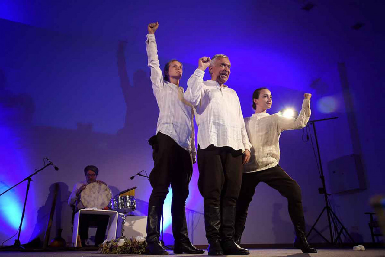 BEOGRADSKA PREMIJERA PREDSTAVE: "Krajputaši-plava linija života"