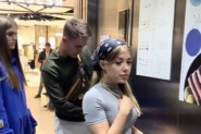 MLADI PAR JE UŠAO U LIFT NI NE SLUTEĆI ŠTA ĆE IH TAMO ZATEĆI: Zbog ove scene nastao je haos (VIDEO)