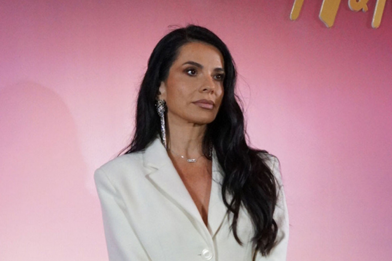 NAJLEPŠA SRPSKA VODITELJKA NA PRAGU 6. DECENIJE IZGLEDA BOLJE NEGO IKADA: Objasnila zašto je baš ova boja garderobe idealna za sve crnke leti! (FOTO)