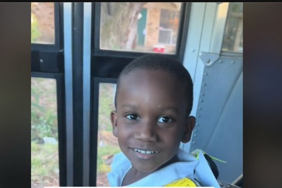 ON JE NAJBRŽI DEČAK NA SVETU: Ljudi su u šoku kad vide kojom brzinom trči ovaj slatki klinac! (VIDEO)