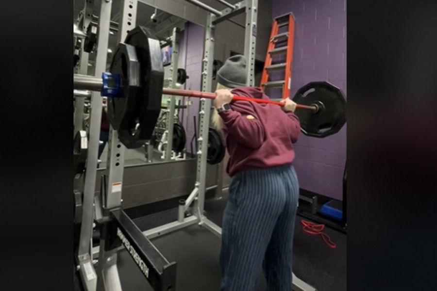 UŠLA JE U TERETANU I PODIGLA NAJVEĆI TEG: Zbog onoga što se potom dogodilo htela je da propadne u zemlju od sramote! (VIDEO)