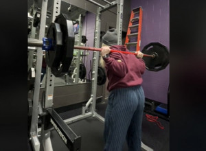 UŠLA JE U TERETANU I PODIGLA NAJVEĆI TEG: Zbog onoga što se potom dogodilo htela je da propadne u zemlju od sramote! (VIDEO)