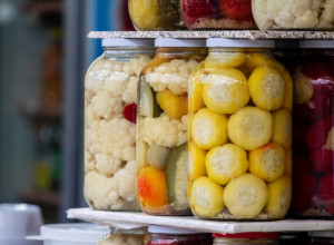 FANTASTIČNA VOJVOĐANSKA TURŠIJA: Tajna je u ovom načinu ređanja povrća i posebnom prelivu (FOTO)