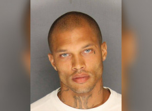 DŽEREMI MIKS JE PRESTUPNIK KOJI JE 2014. OSVOJIO SVET: Evo kako danas izgleda muškarac koji je zaludeo žene i modne agente fotografijom iz zatvora (FOTO)