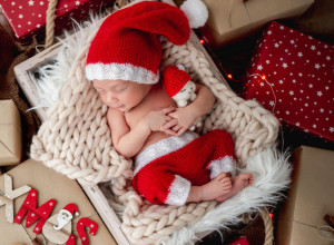 DECA ROĐENA NA PRAZNIK: Rode koje slete na vaš krov baš uoči Nove godine ili Božića nose posebnu simboliku!