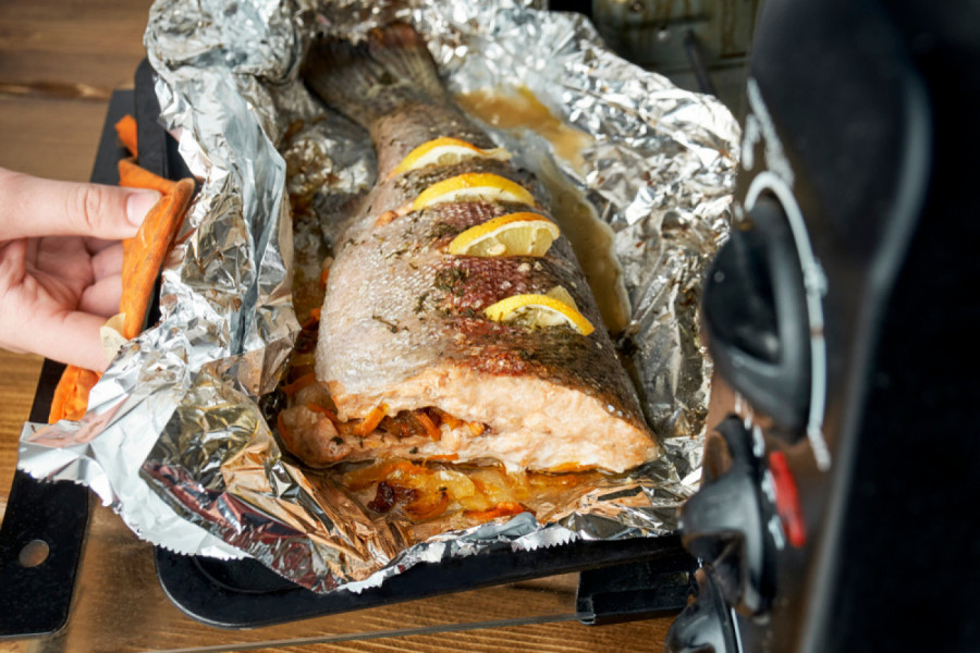 PASTRMKA U FOLIJI SA KROMPIROM NEIZOSTAVNA JE NA NIKOLJDANSKOJ TRPEZI: Priprema je jednostavnija nego što ste mislili