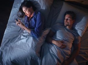 SUMNJATE DA VAS PARTNER VARA? Ovih 5 stvari na to ukazuju! (FOTO)