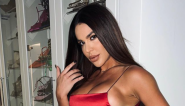 MARINA VISKOVIĆ POKAZALA SVE ATRIBUTE NA IZVOLTE: Pevačica se skinula, a ovaj detalj otkriva da li nosi donji veš (FOTO+VIDEO)
