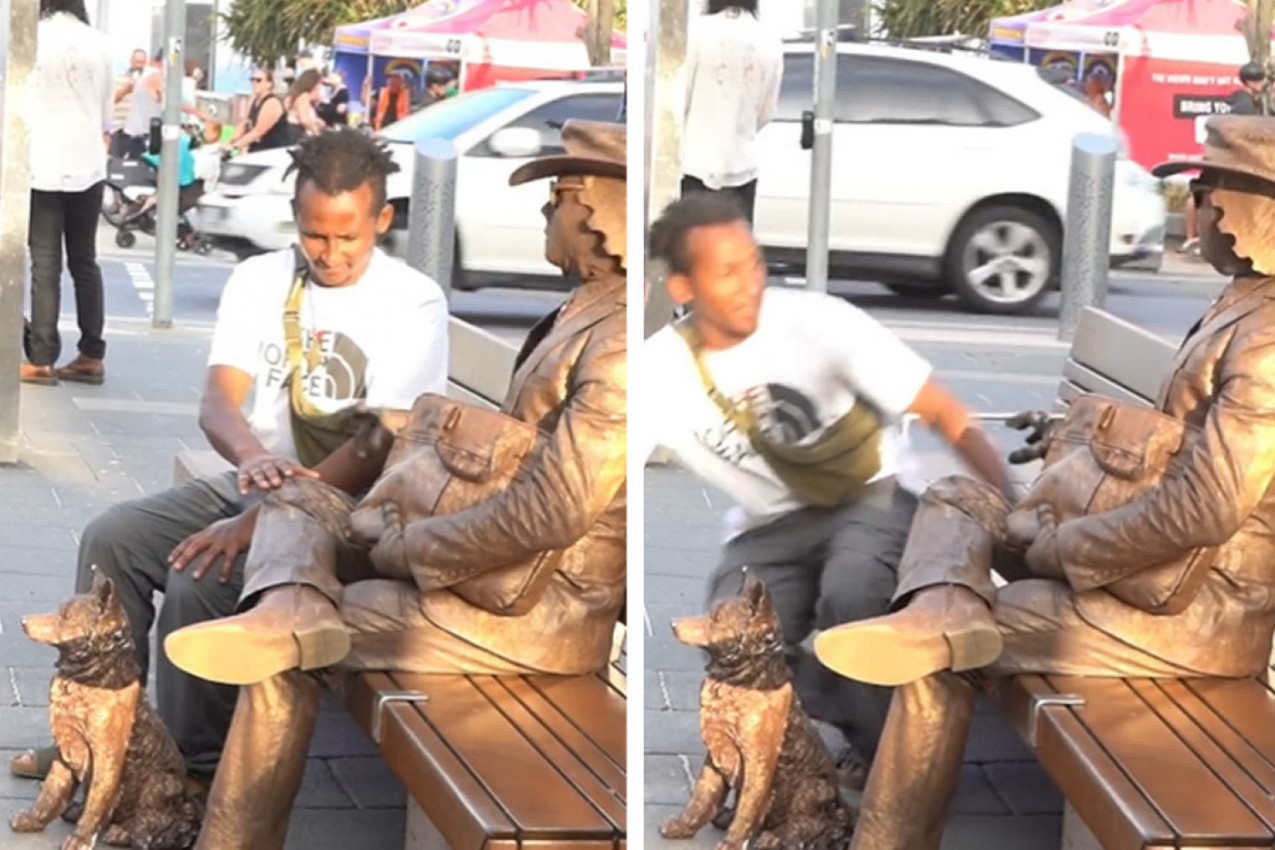 SEO JE NA KLUPU I DODIRNUO  KIP KOJI JE IZNENADA OŽIVEO: Poskočio je od straha kao oparen i pobegao glavom bez obzira! (VIDEO)