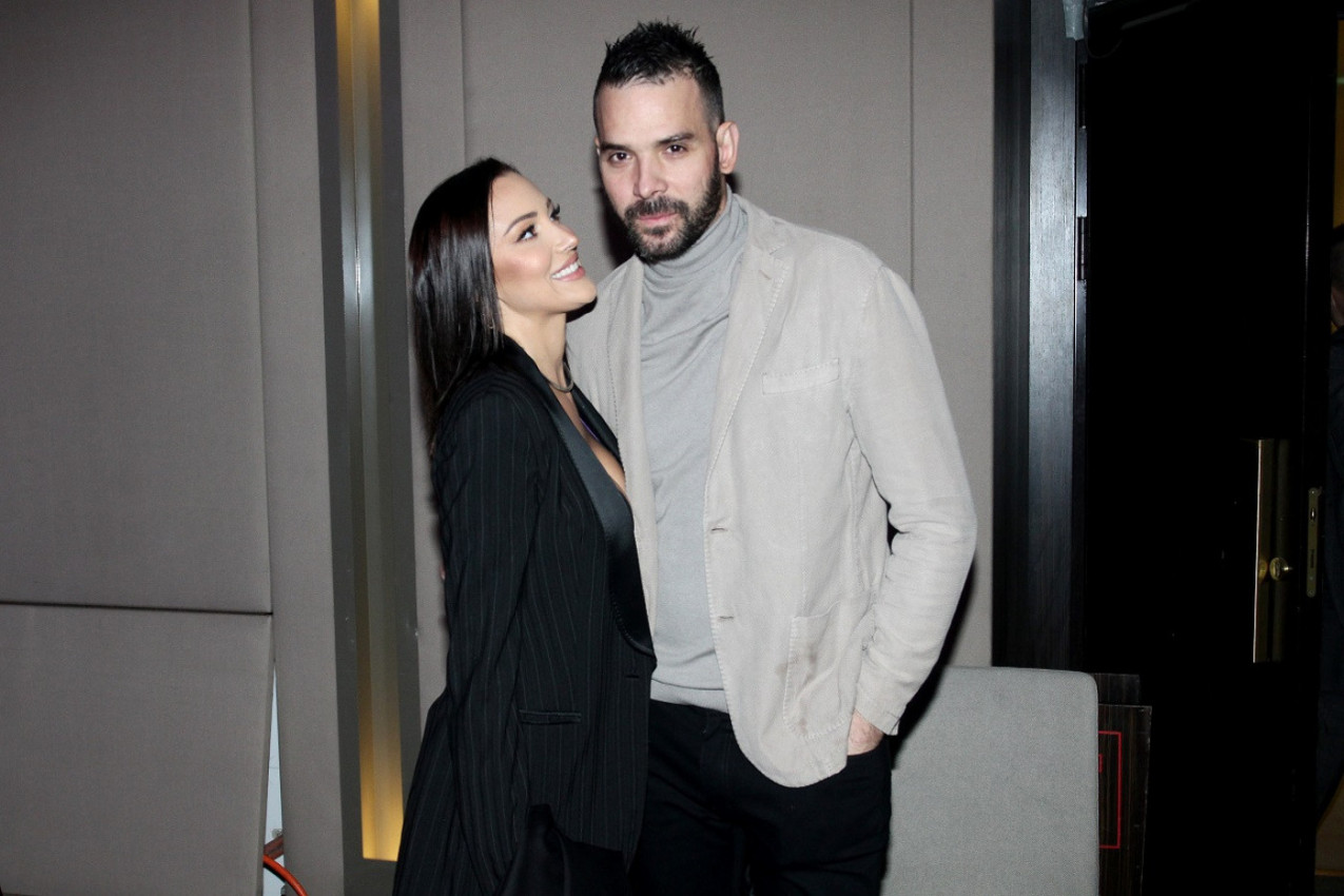 MUŽ JE GLEDAO KAKO SE MAZI S DRUGIM: Aleksandra Prijović otkrila šta joj je rekao suprug Filip, niko nije očekivao ovakvu njegovu reakciju! (FOTO)