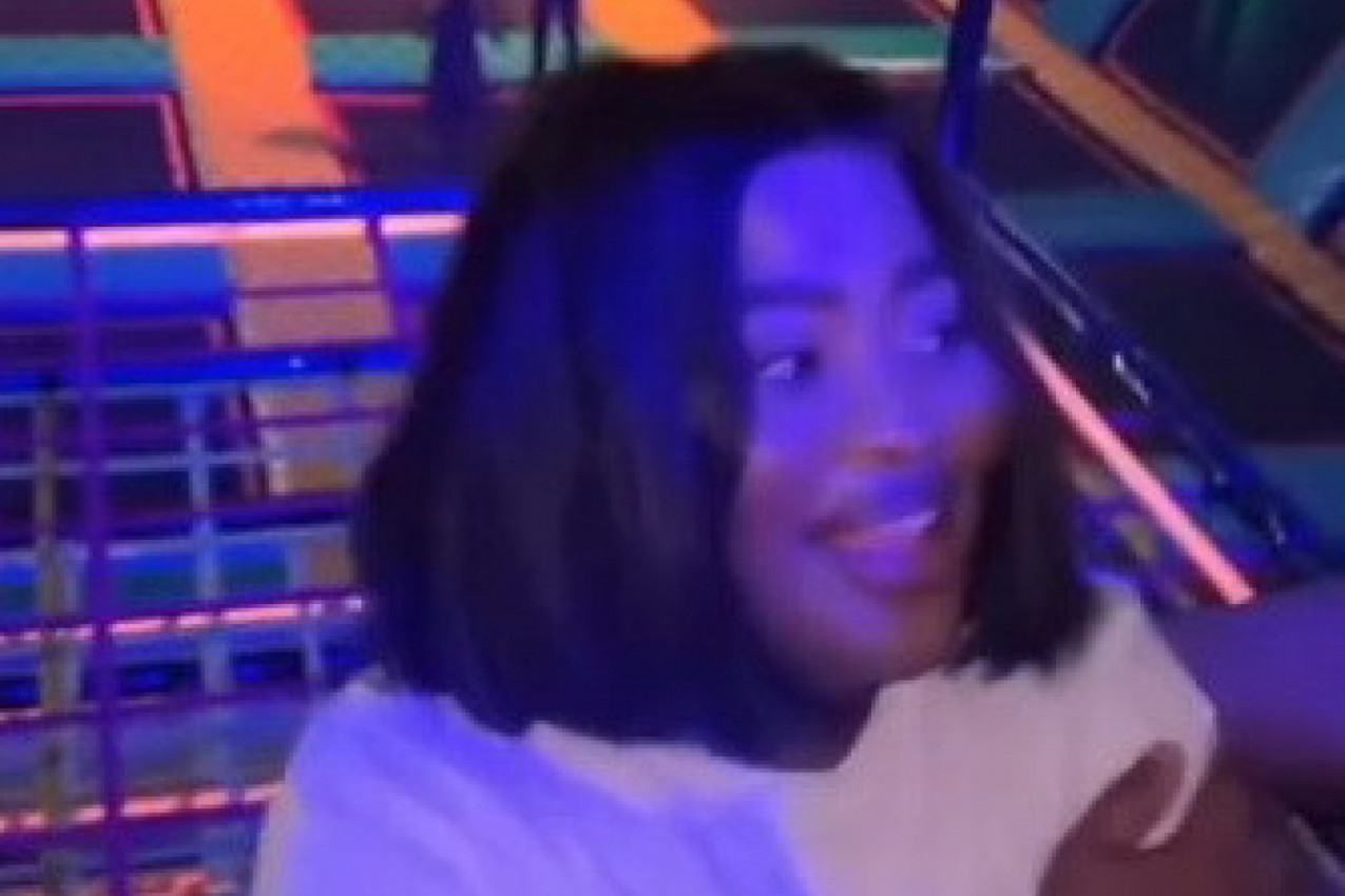 HTELA JE DA SE ZABAVI ALI JE SVE KRENULO PO ZLU: Vrištala je pokušavajući da se uhvati za uže, a onda je propala i nestala! (VIDEO)