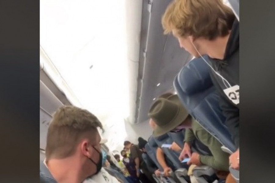 UŠLA JE U AVION, I NE SLUTEĆI DA ĆE JOJ SE UBRZO PROMENITI ŽIVOT: Zbog onoga što se odigralo tokom leta svi putnici su bili u šoku! (VIDEO)
