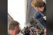 UŠLA JE U AVION, I NE SLUTEĆI DA ĆE JOJ SE UBRZO PROMENITI ŽIVOT: Zbog onoga što se odigralo tokom leta svi putnici su bili u šoku! (VIDEO)