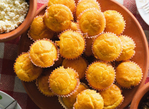 PROJICE SA SIROM PO STARINSKOM RECEPTU: Napravite ih danas, biće sveže i posle pet dana!