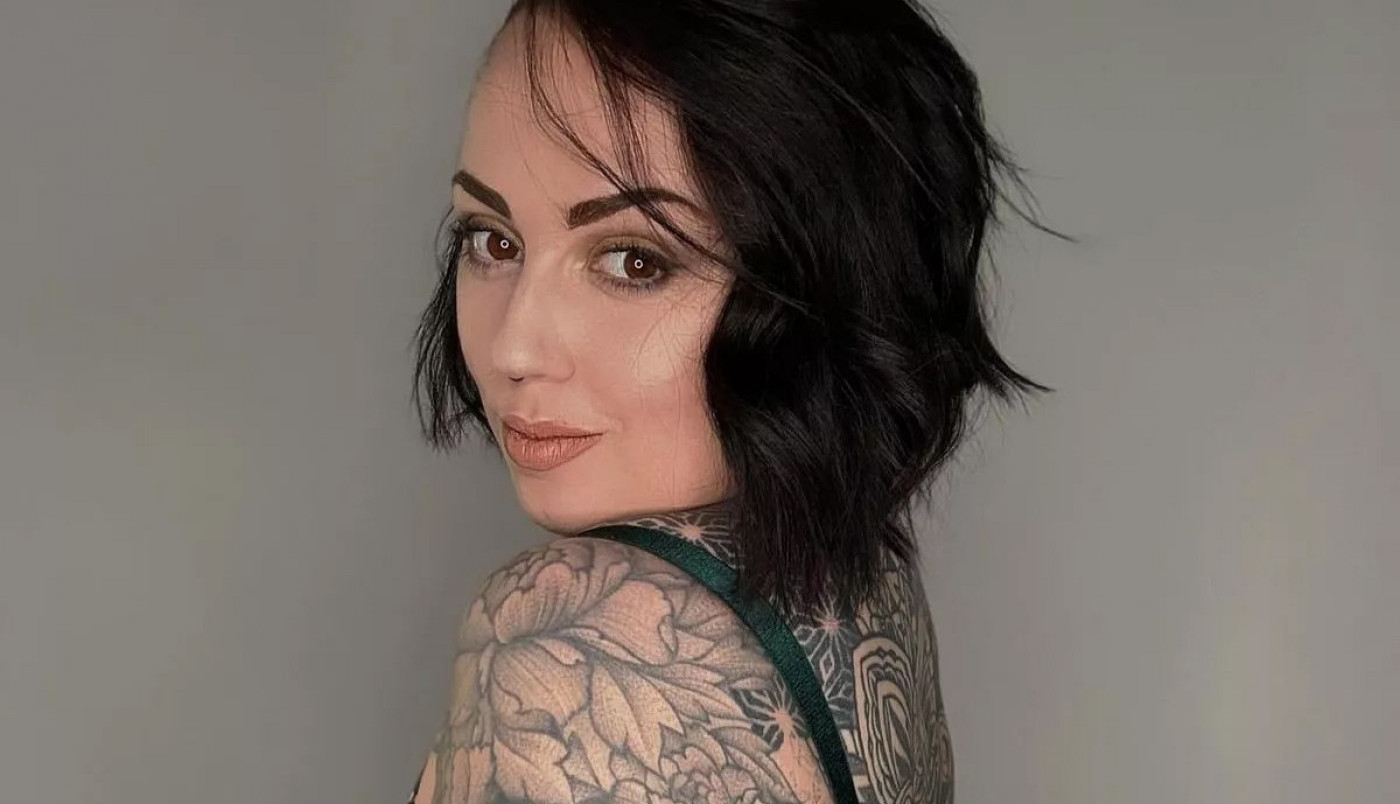 VALENTINA ZA PRAZNIKE OD MUŠKARACA ZARADI HILJADE EVRA: Ovoj domino dami plaćaju bogatstvo samo da im ovo uradi (FOTO)