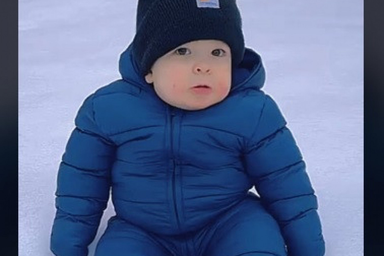 BEBA JE IMITIRALA MAMU PA POSTALA HIT NA MREŽAMA: Urnebesni snimak mališana koji je pogledalo više od 82 miliona ljudi! (VIDEO)